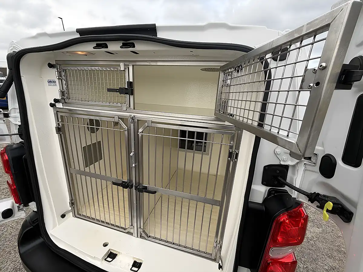 Used 2018 Citroen Dispatch Xs Enterprise White - Interior and Exterior details 16