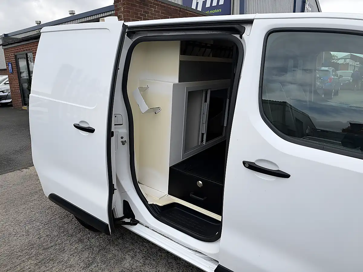 Used 2018 Citroen Dispatch Xs Enterprise White - Interior and Exterior details 18