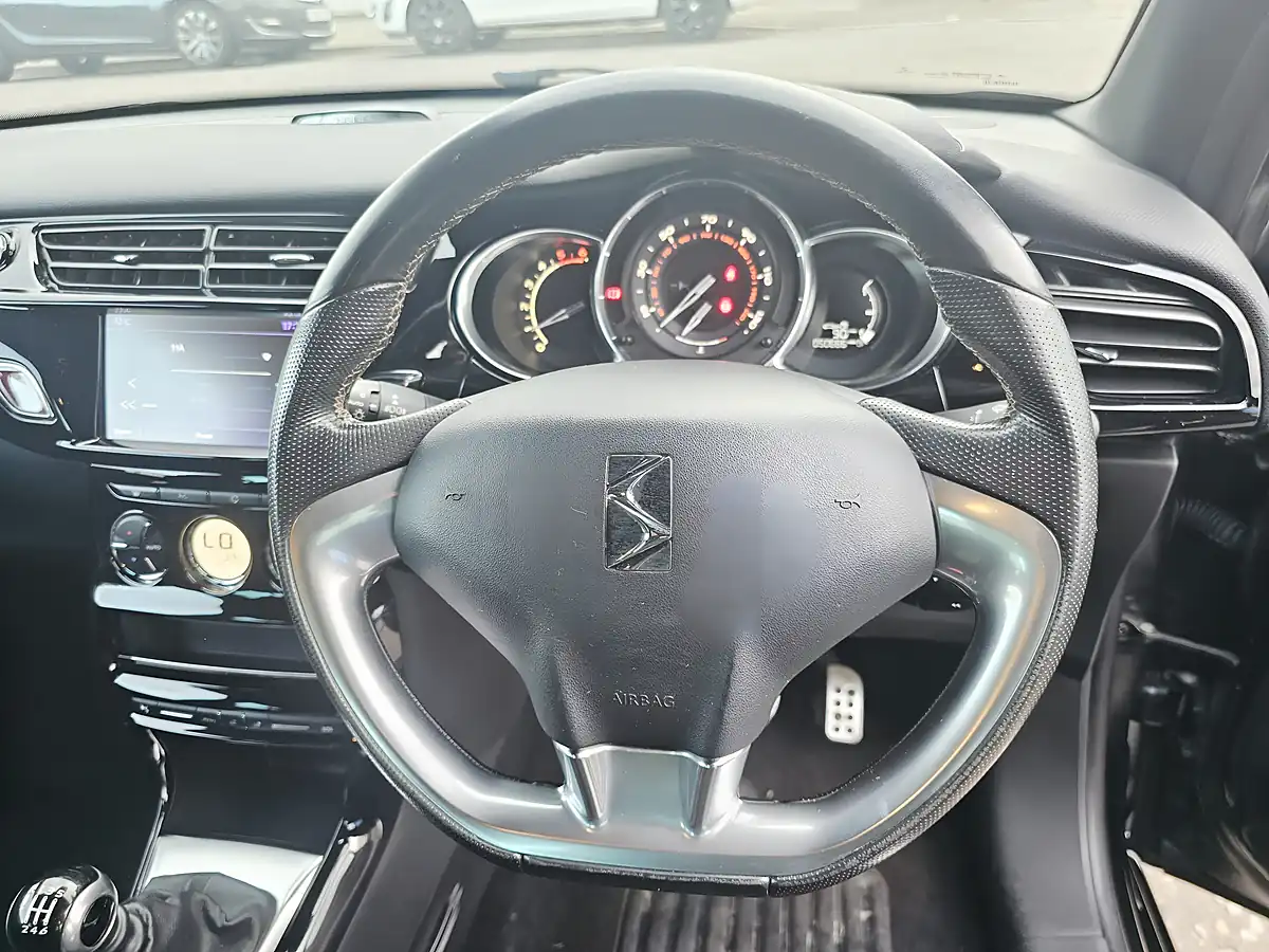 Used 2018 Citroen DS3 Prestige Black - Interior and Exterior details 13