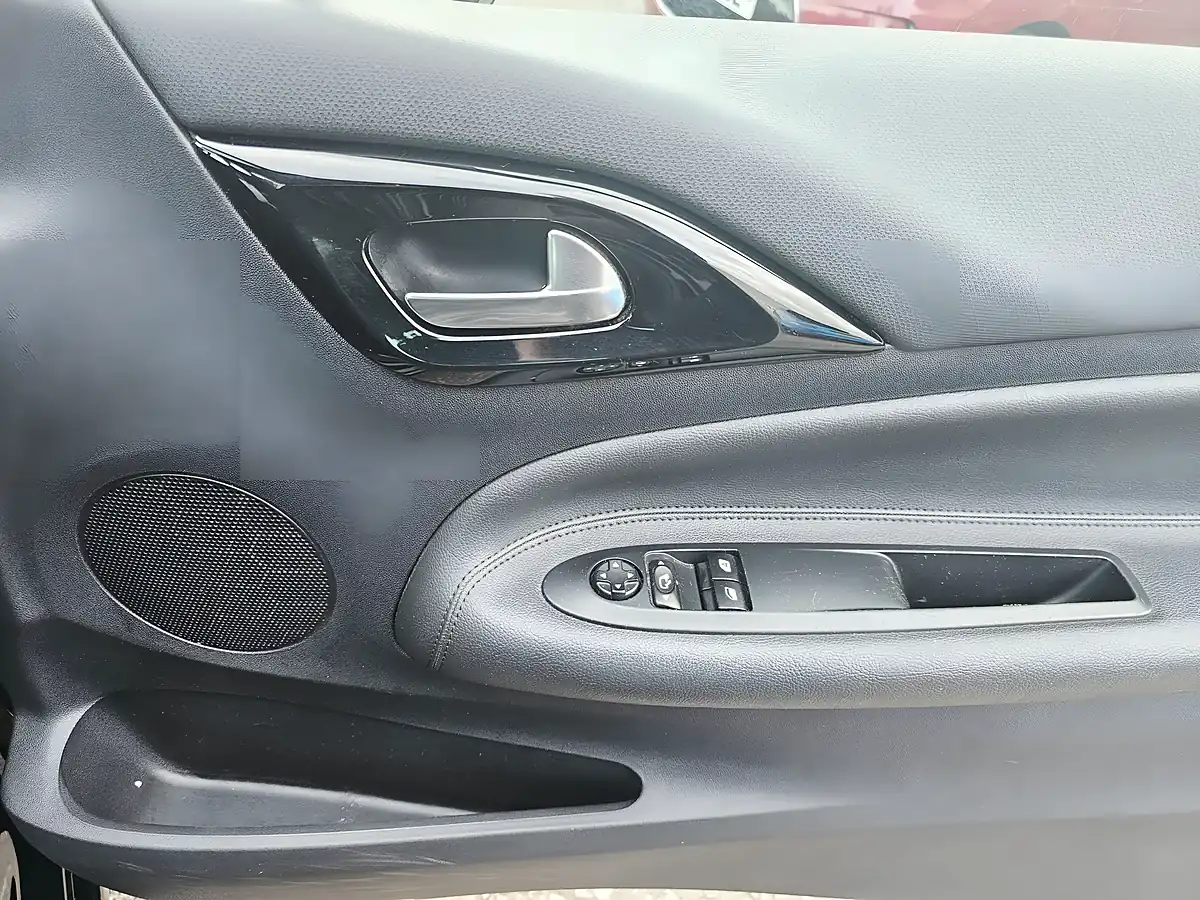 Used 2018 Citroen DS3 Prestige Black - Interior and Exterior details 14