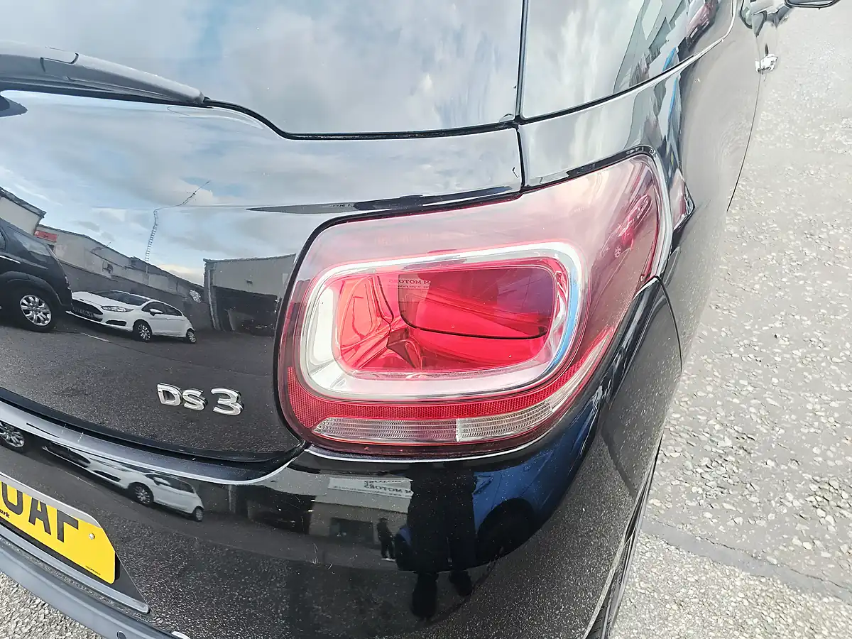 Used 2018 Citroen DS3 Prestige Black - Interior and Exterior details 17