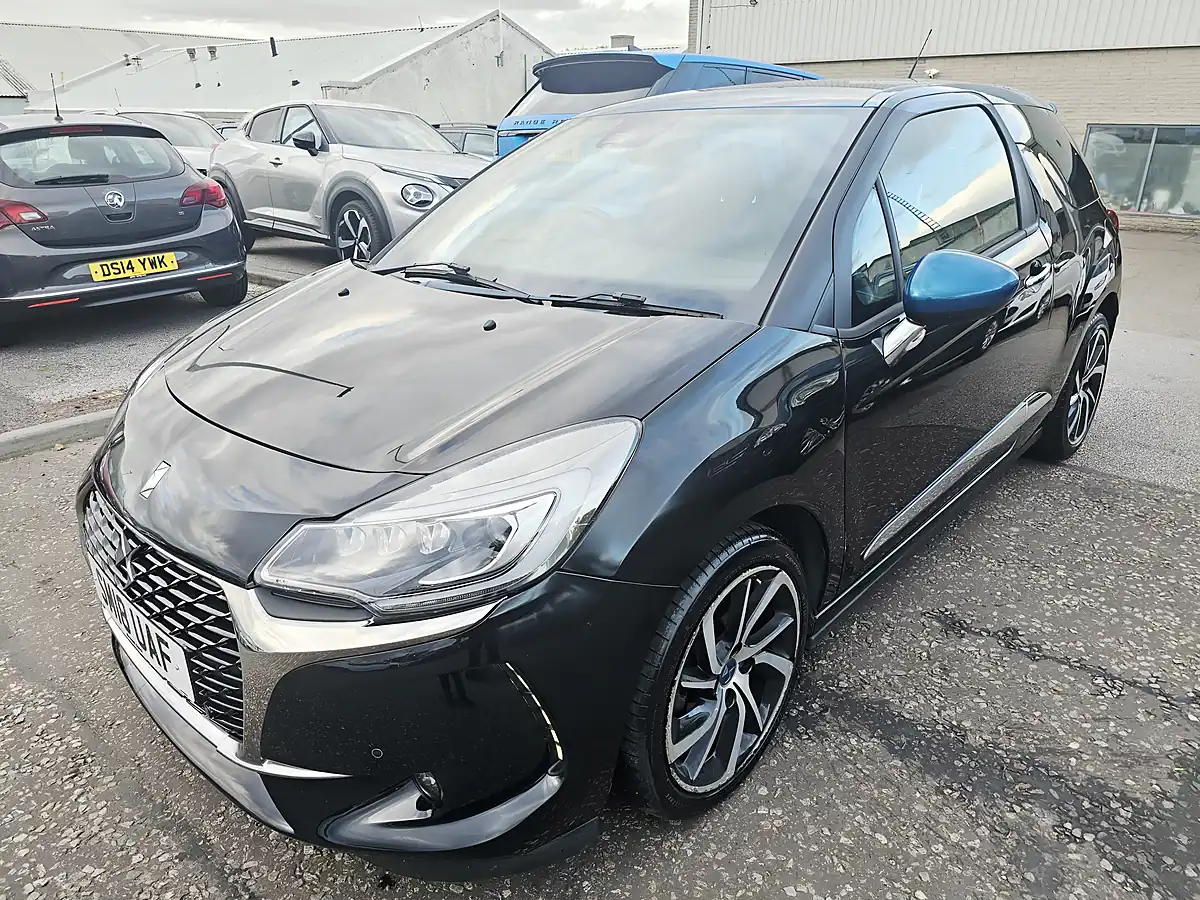 Used 2018 Citroen DS3 Prestige Black - Interior and Exterior details 6