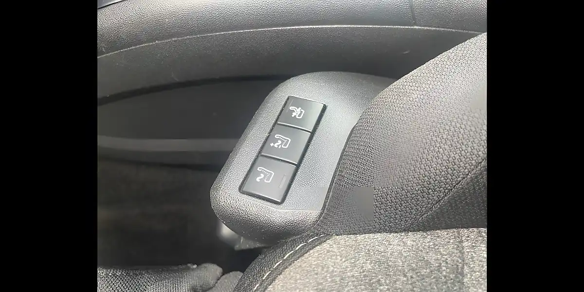 Used 2018 Citroen Grand C4 Picasso Feel Blue - Interior and Exterior details 10