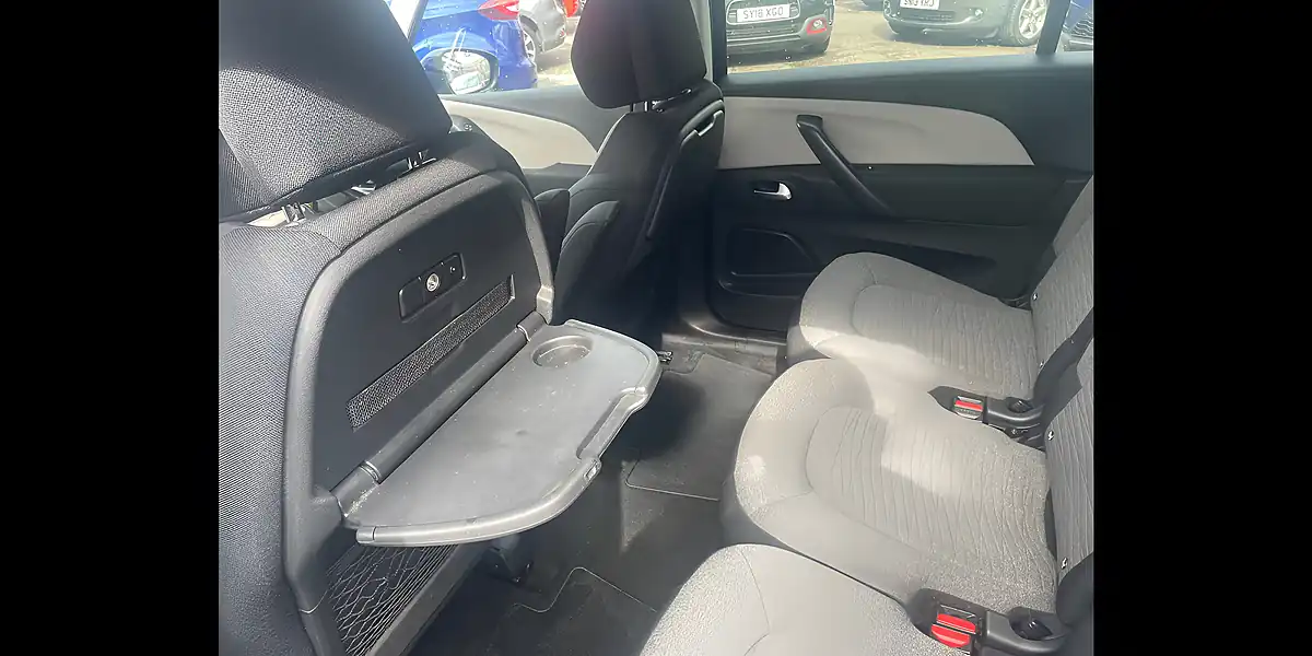 Used 2018 Citroen Grand C4 Picasso Feel Blue - Interior and Exterior details 12