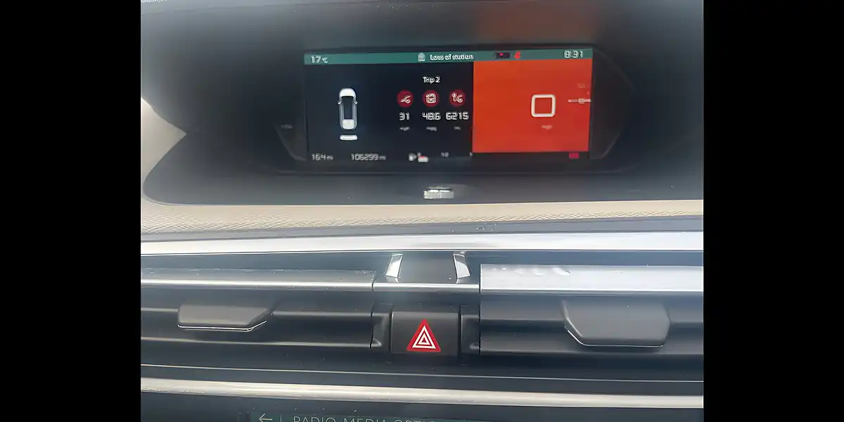 Used 2018 Citroen Grand C4 Picasso Feel Blue - Interior and Exterior details 17