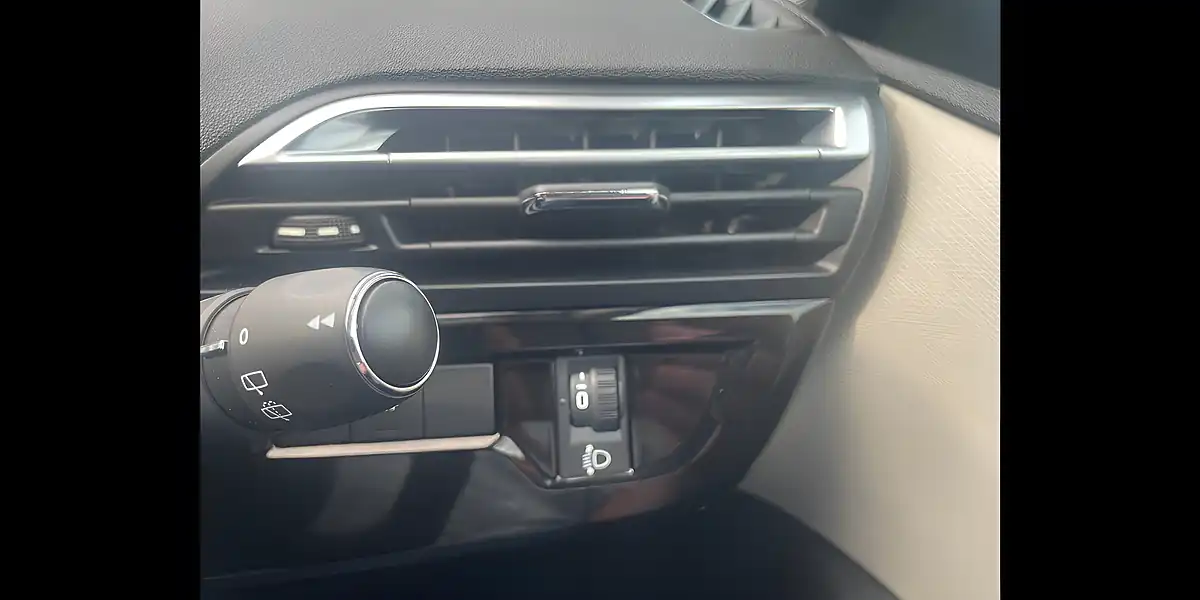 Used 2018 Citroen Grand C4 Picasso Feel Blue - Interior and Exterior details 20