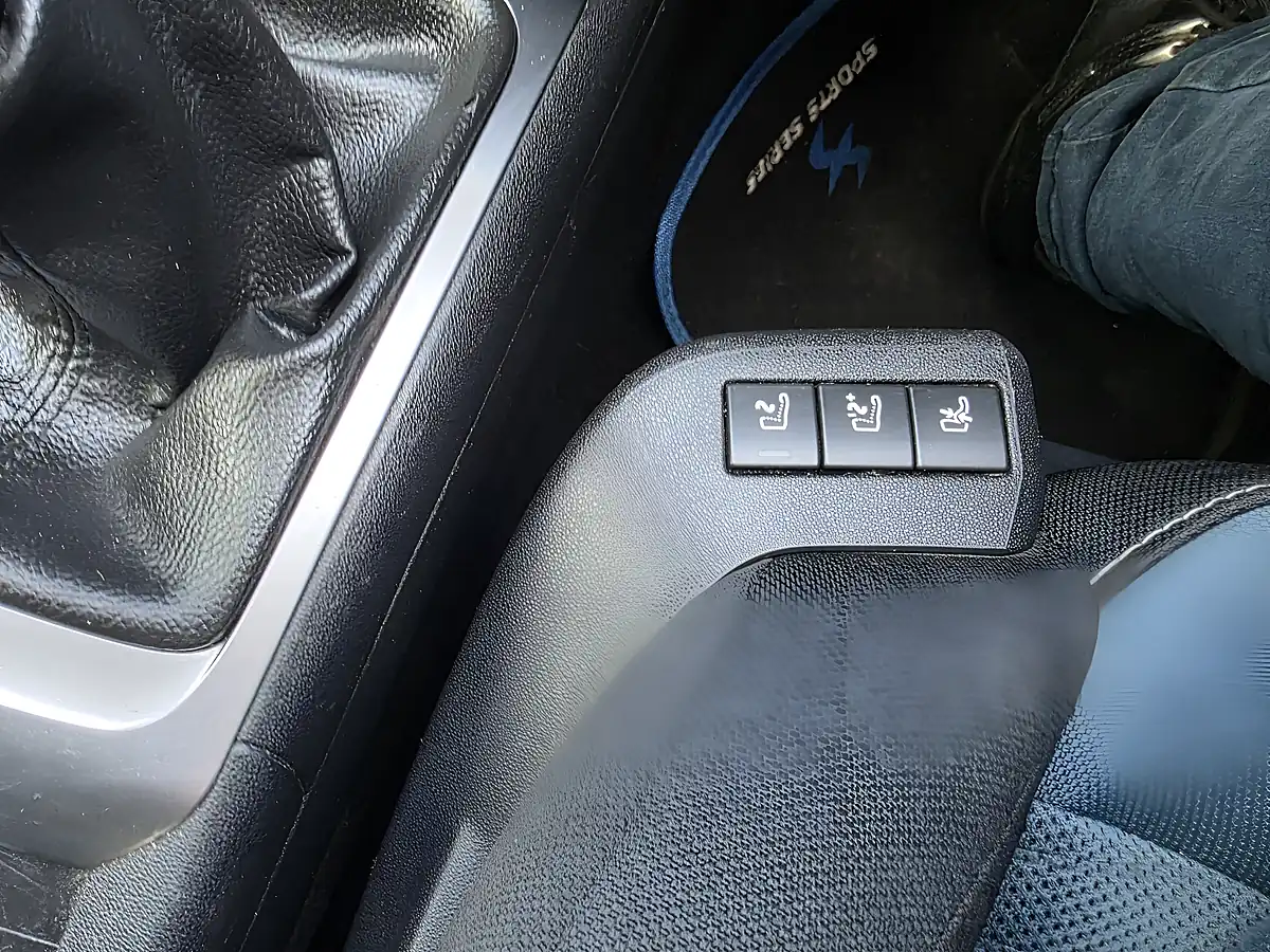 Used 2018 Citroen Grand C4 Picasso Feel Blue - Interior and Exterior details 12