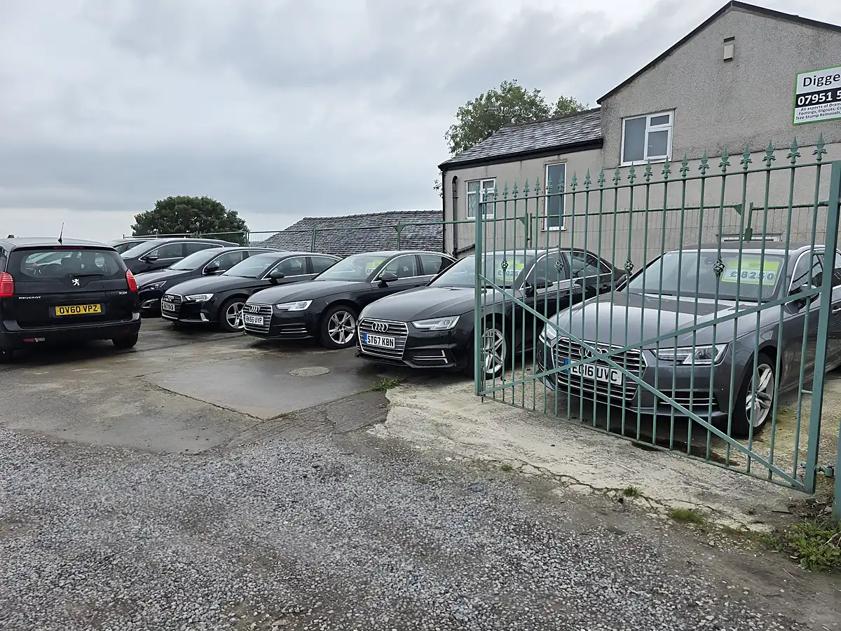 Used 2018 Citroen Grand C4 Picasso Feel Blue - Interior and Exterior details 20