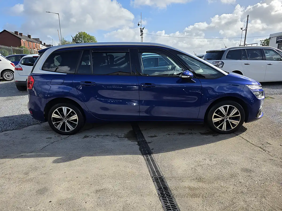 Used 2018 Citroen Grand C4 Picasso Feel Blue - Interior and Exterior details 4