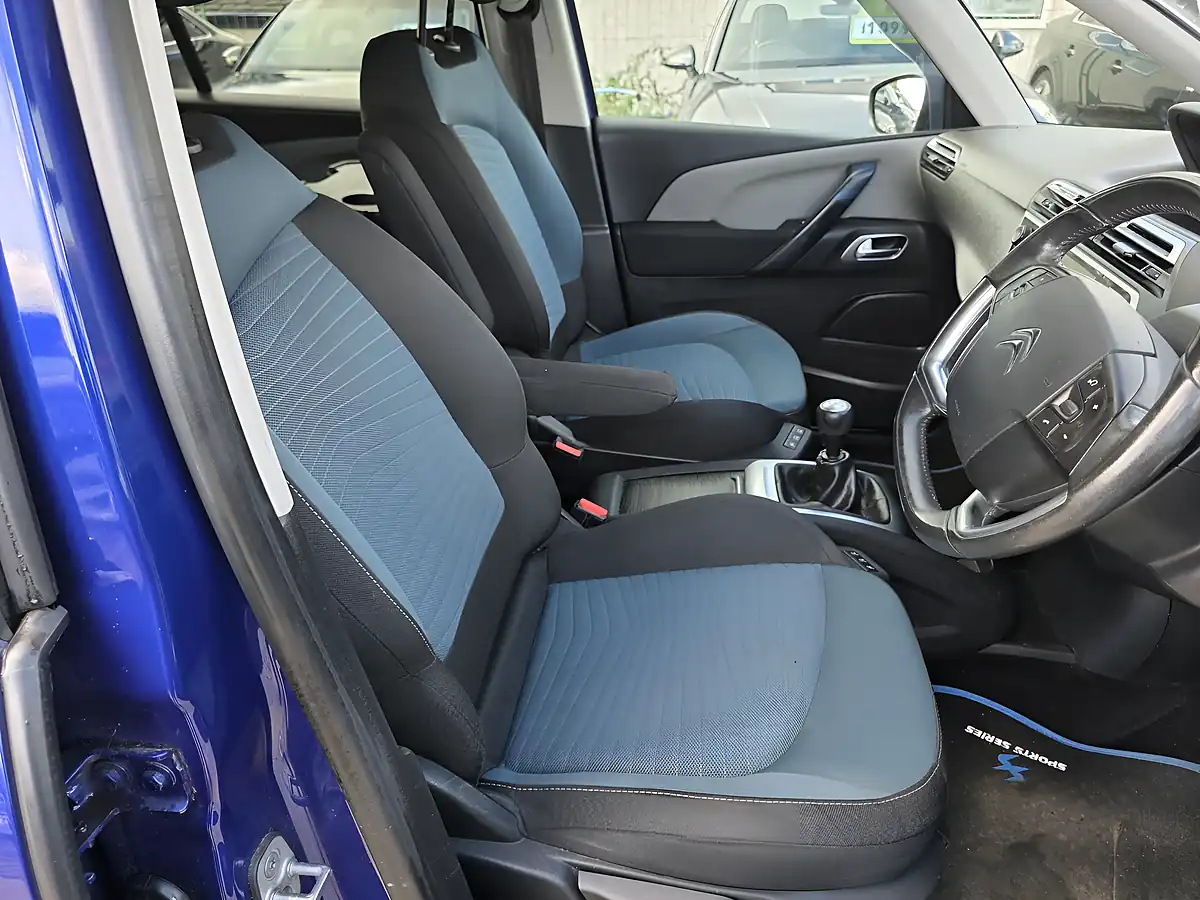 Used 2018 Citroen Grand C4 Picasso Feel Blue - Interior and Exterior details 9
