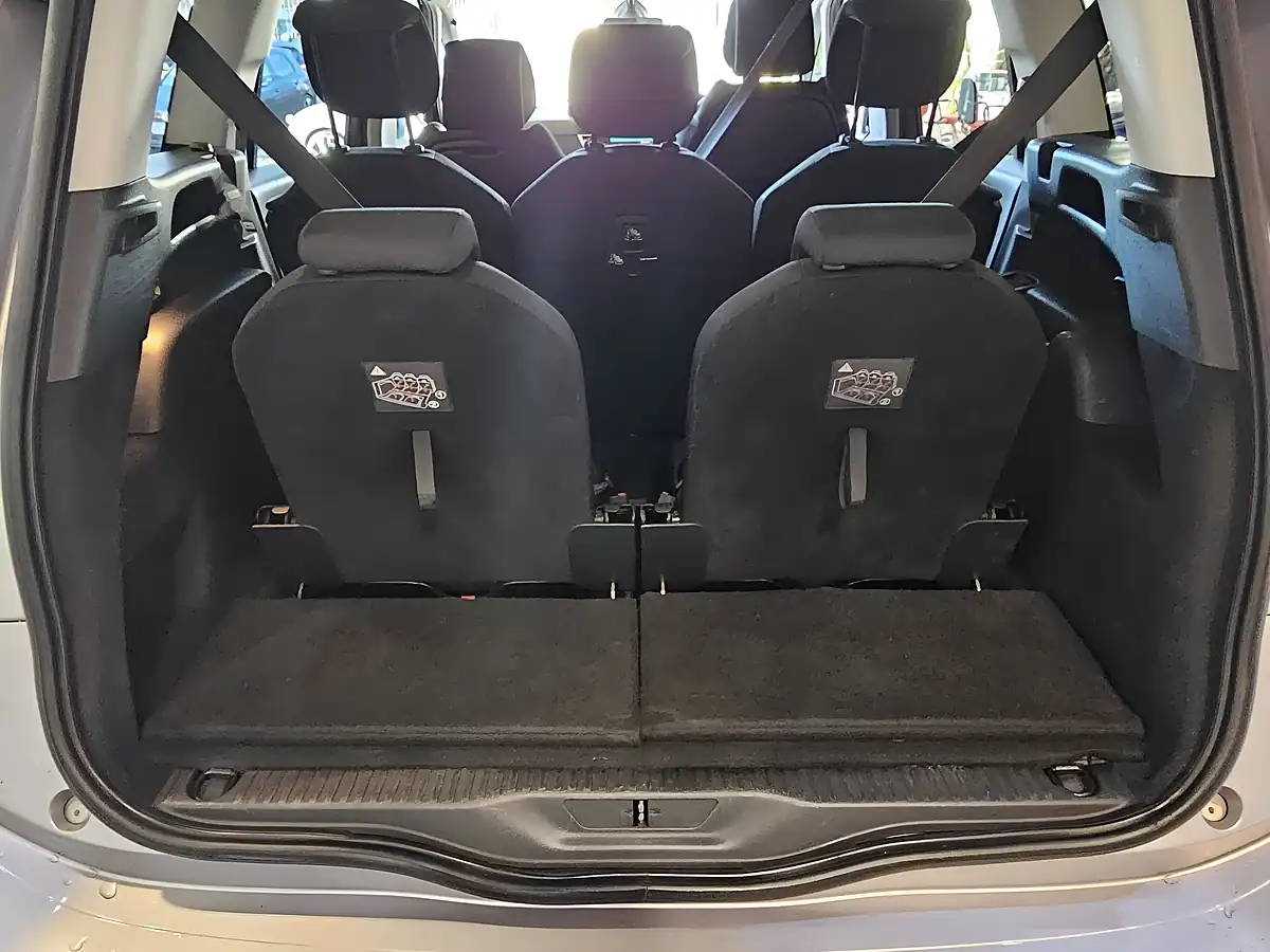 Used 2018 Citroen Grand C4 Picasso Feel Grey - Interior and Exterior details 7