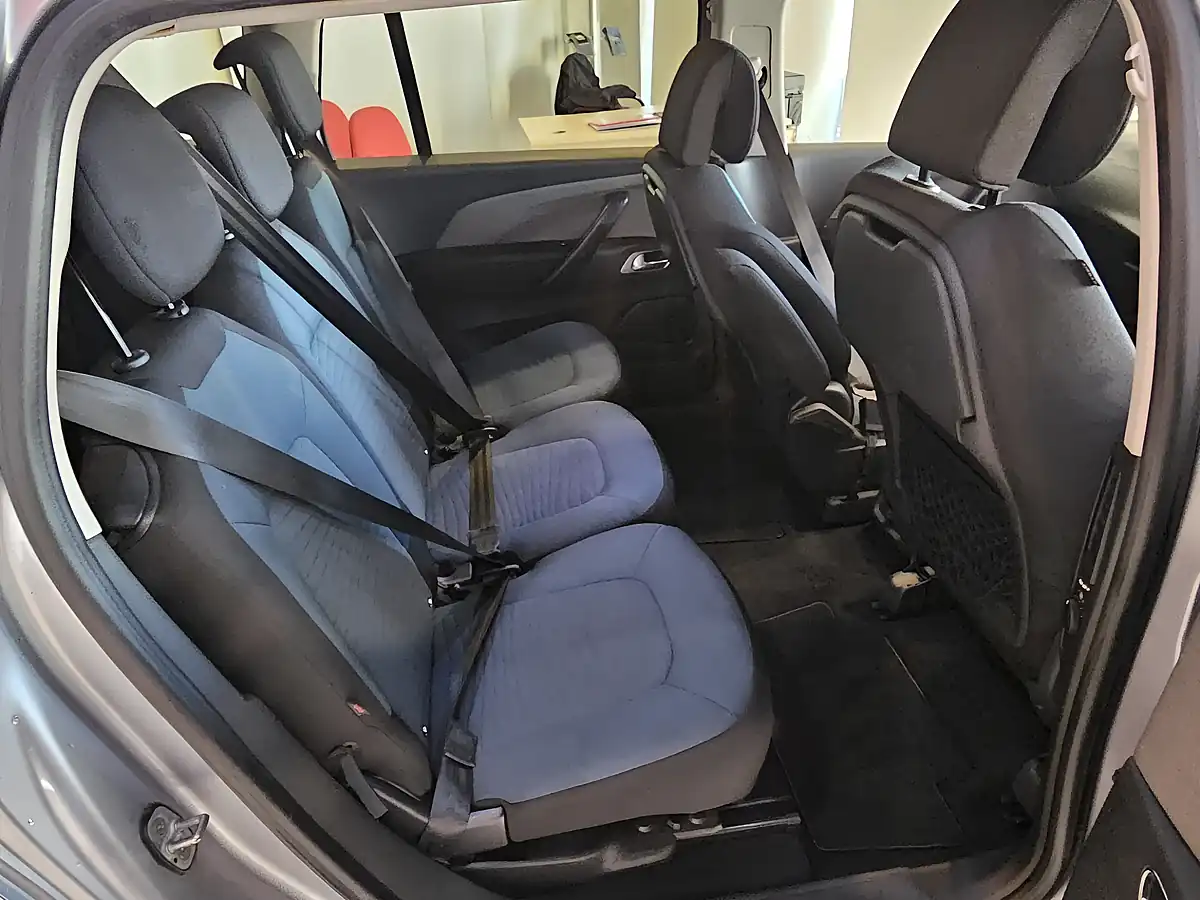 Used 2018 Citroen Grand C4 Picasso Feel Grey - Interior and Exterior details 8