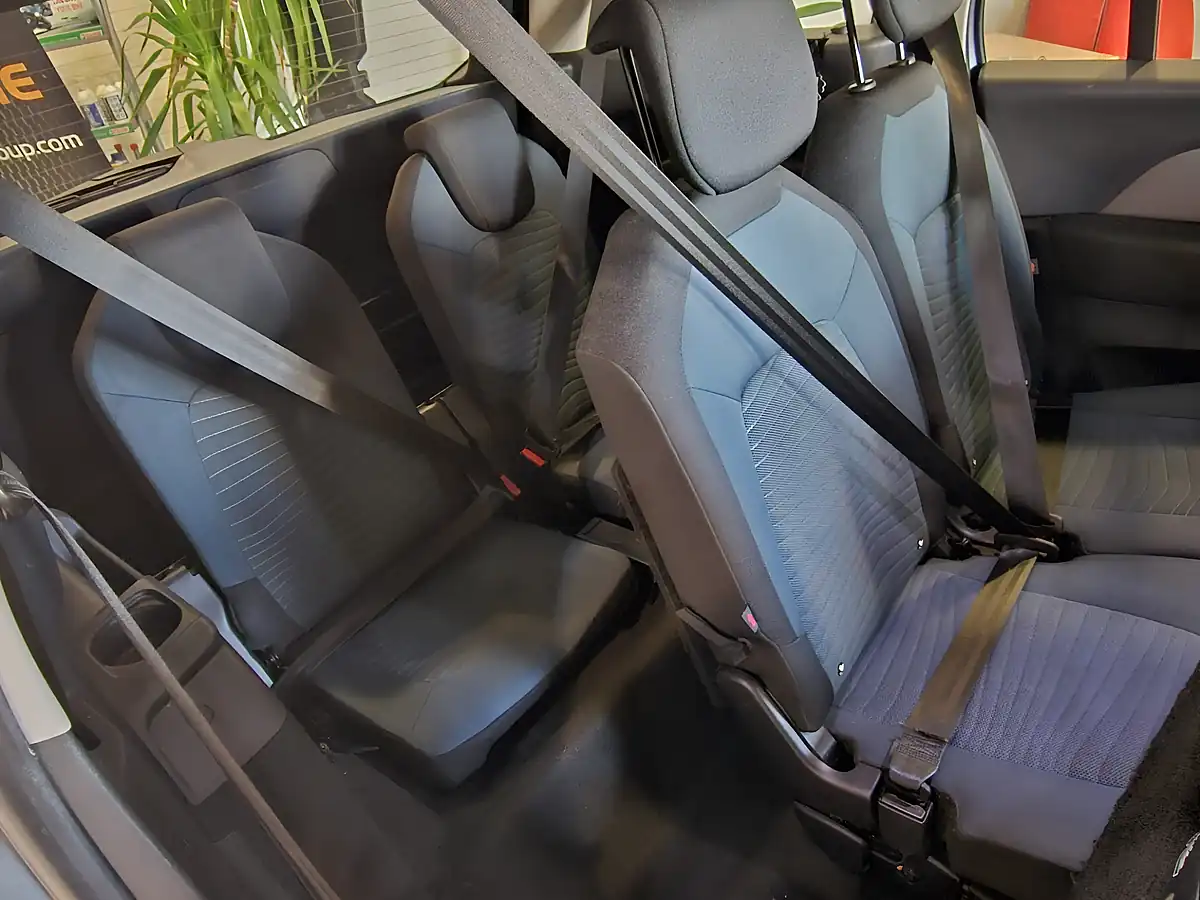 Used 2018 Citroen Grand C4 Picasso Feel Grey - Interior and Exterior details 9