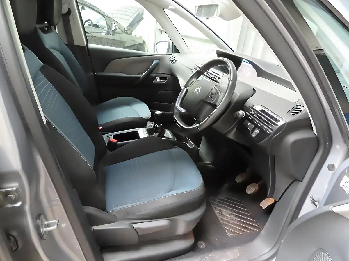 Used 2018 Citroen Grand C4 Picasso Feel Grey - Interior and Exterior details 7