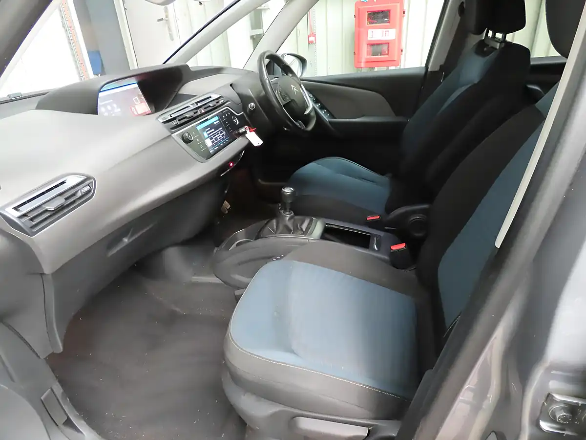 Used 2018 Citroen Grand C4 Picasso Feel Grey - Interior and Exterior details 8