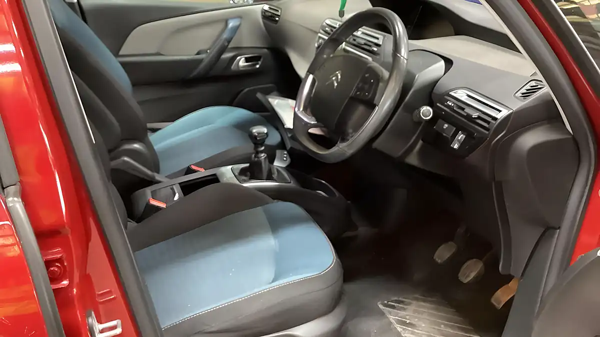Used 2018 Citroen Grand C4 Picasso Feel Red - Interior and Exterior details 10