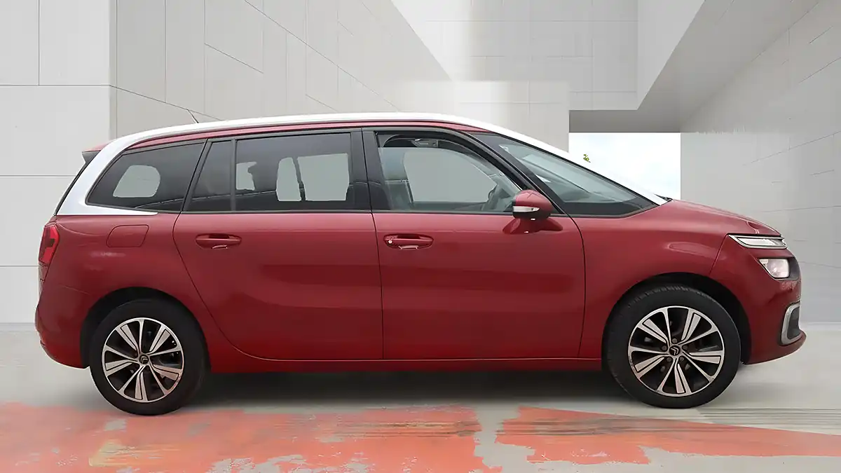 Used 2018 Citroen Grand C4 Picasso Feel Red - Interior and Exterior details 5