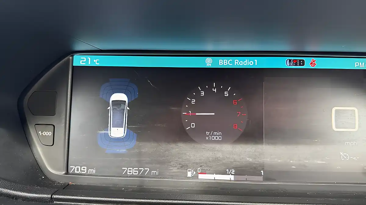 Used 2018 Citroen Grand C4 Picasso Feel White - Interior and Exterior details 5