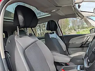Used 2018 Citroen Grand C4 Picasso Flair Red - Interior and Exterior details 13