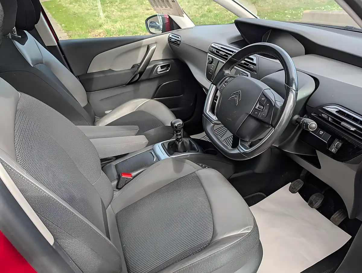 Used 2018 Citroen Grand C4 Picasso Flair Red - Interior and Exterior details 3