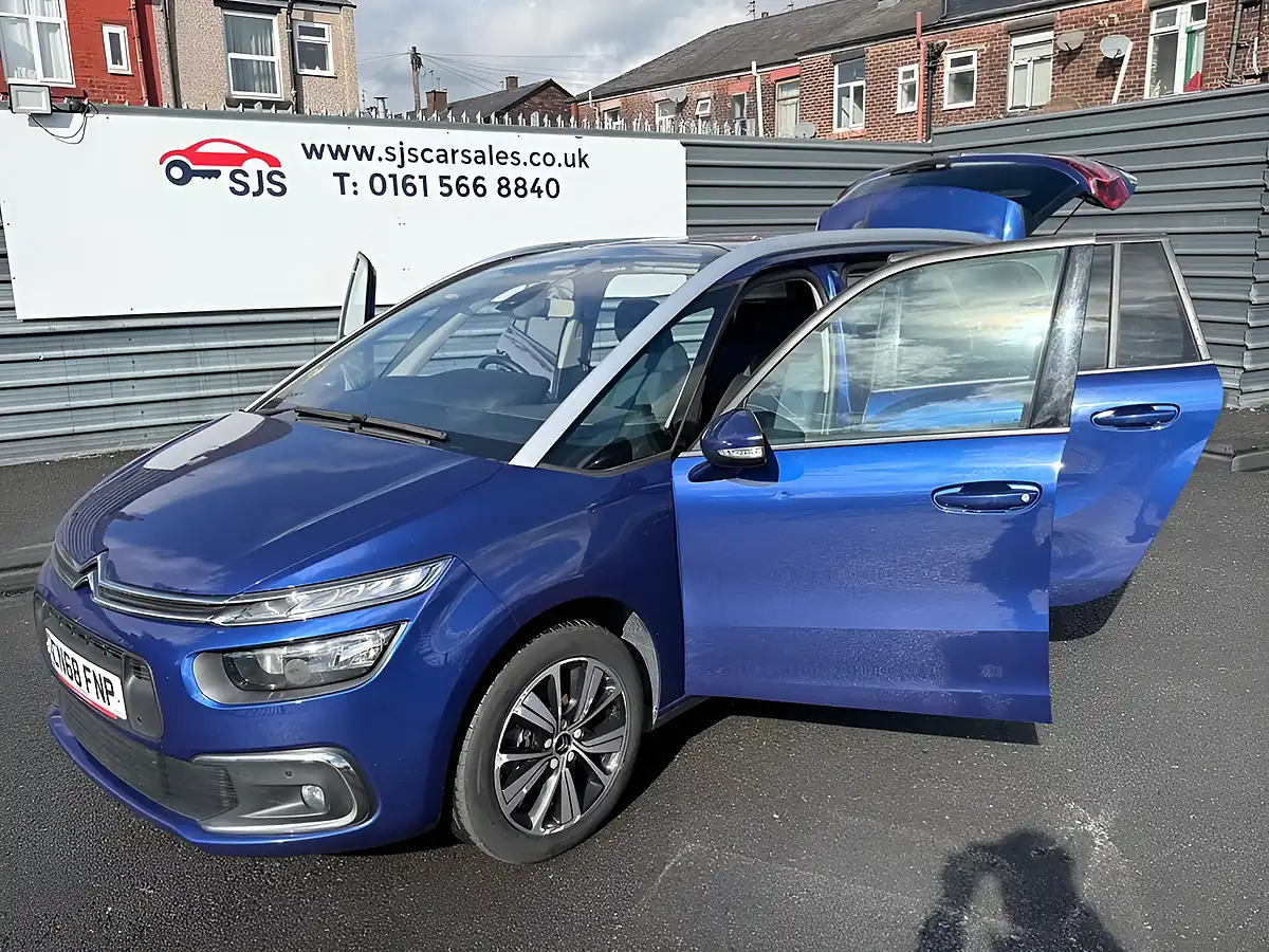 Used 2018 Citroen Grand C4 Spacetourer Feel Blue - Interior and Exterior details 9