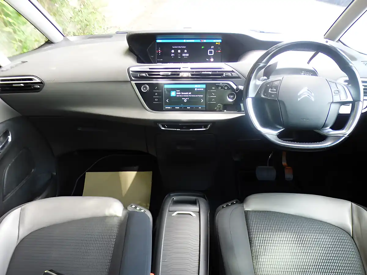 Used 2018 Citroen Grand C4 Spacetourer Flair Grey - Interior and Exterior details 17