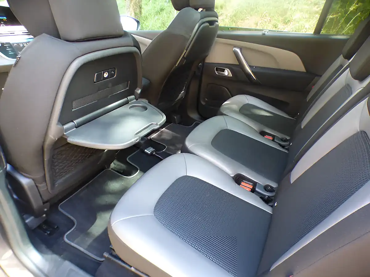 Used 2018 Citroen Grand C4 Spacetourer Flair Grey - Interior and Exterior details 19