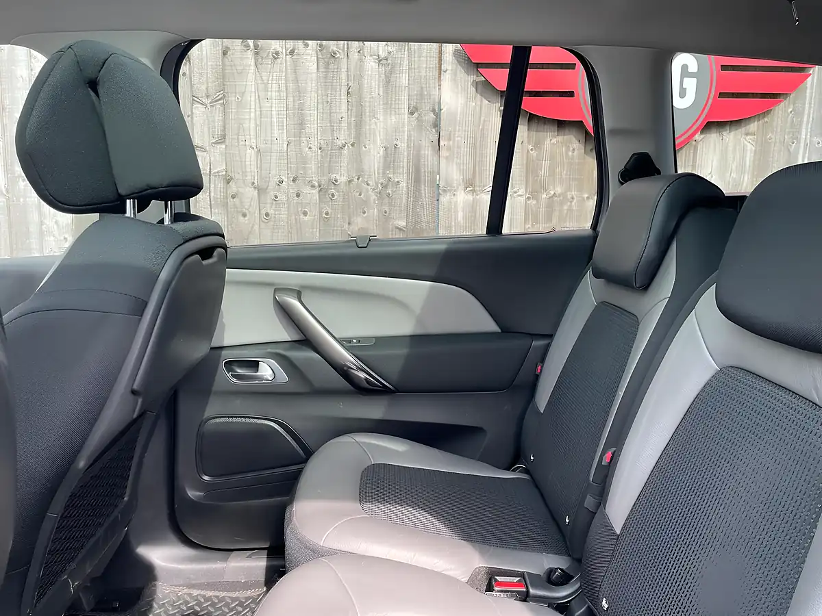 Used 2018 Citroen Grand C4 Spacetourer Flair Grey - Interior and Exterior details 12