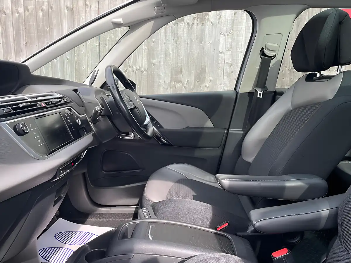 Used 2018 Citroen Grand C4 Spacetourer Flair Grey - Interior and Exterior details 13