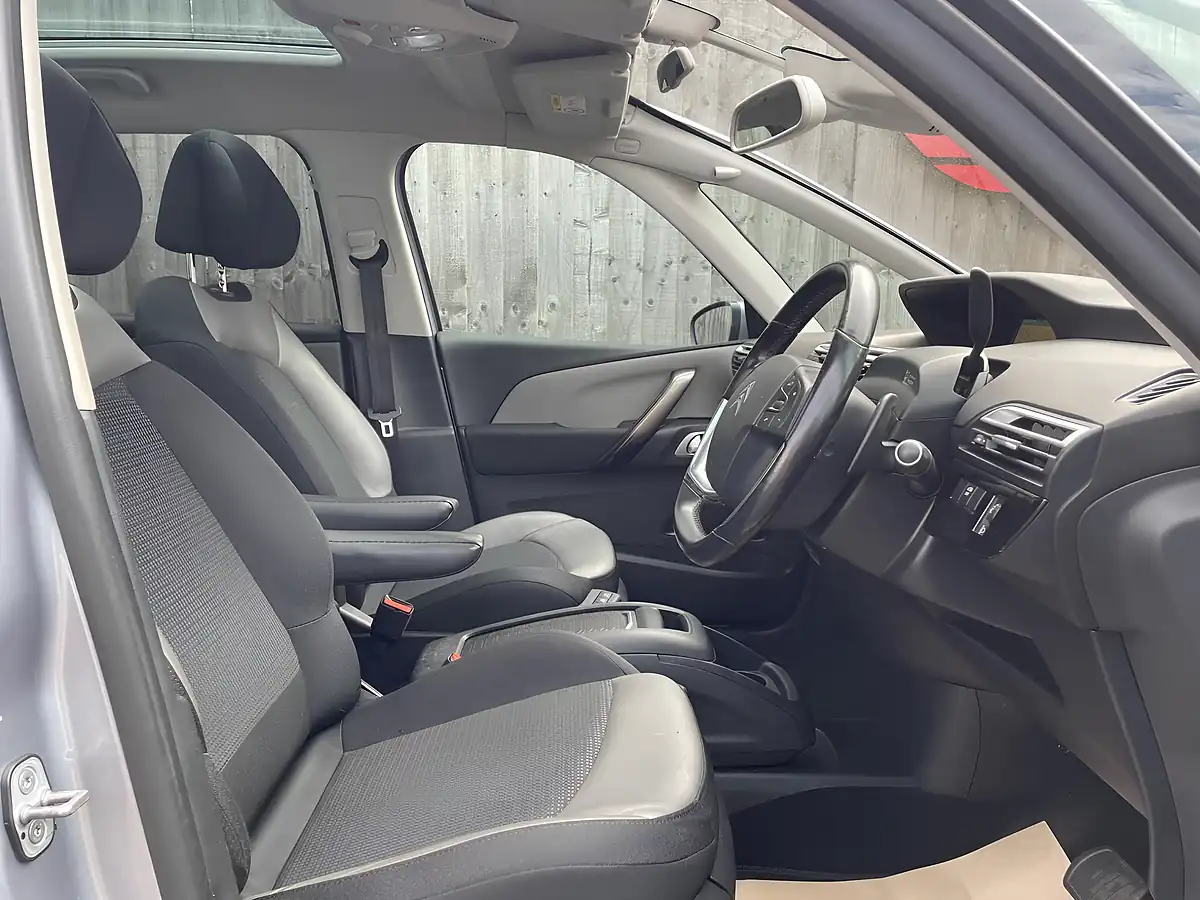 Used 2018 Citroen Grand C4 Spacetourer Flair Grey - Interior and Exterior details 18