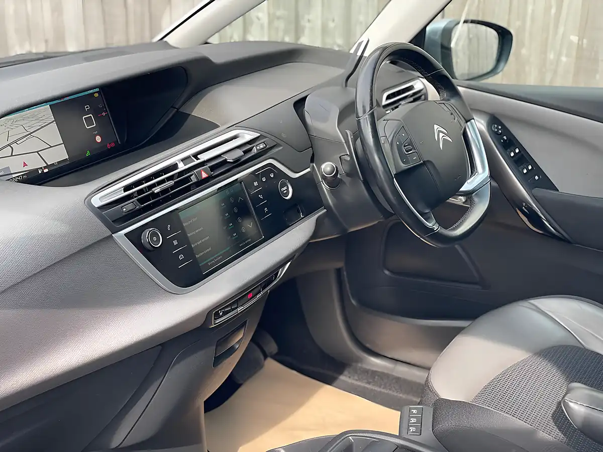 Used 2018 Citroen Grand C4 Spacetourer Flair Grey - Interior and Exterior details 4