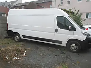 Used 2018 Citroen Relay 35 Eprise Blue White - Interior and Exterior details 4