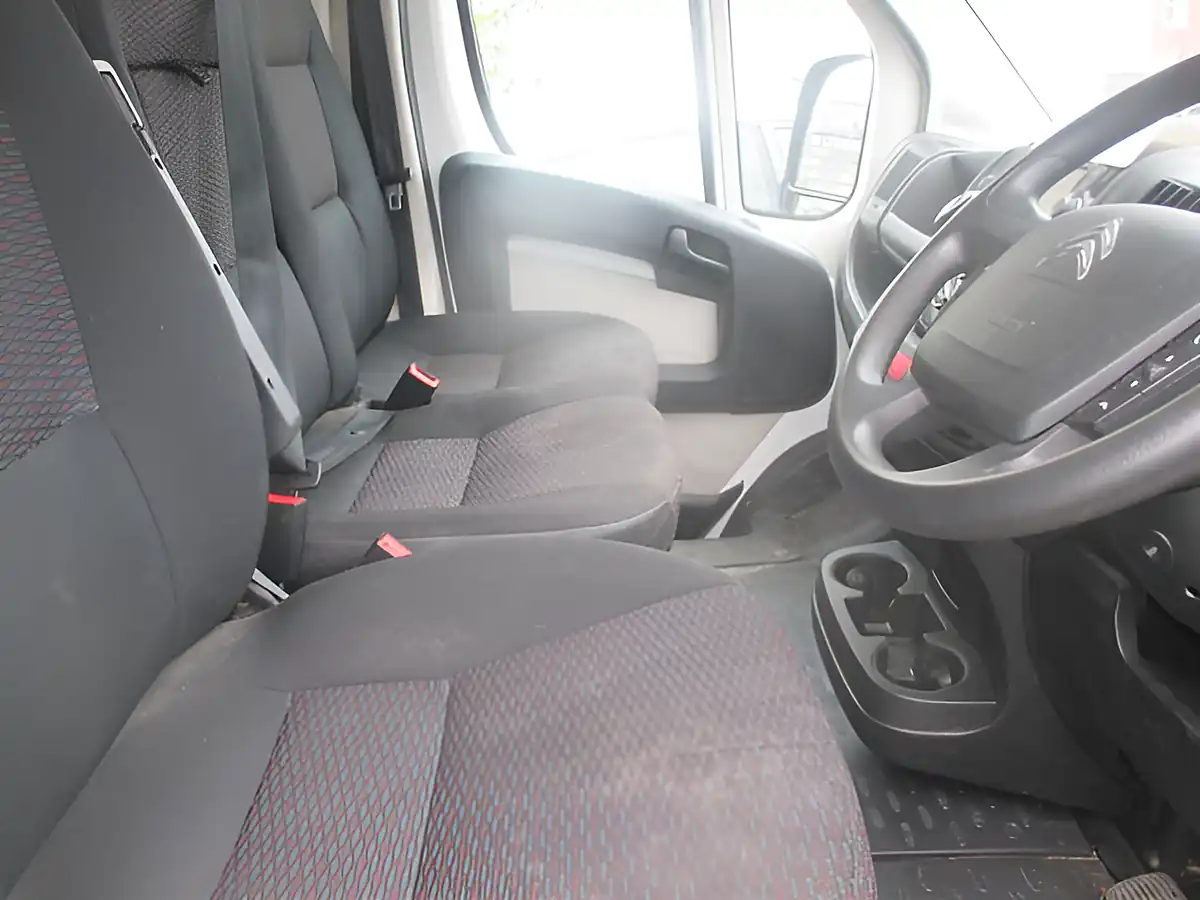 Used 2018 Citroen Relay 35 Eprise Blue White - Interior and Exterior details 9