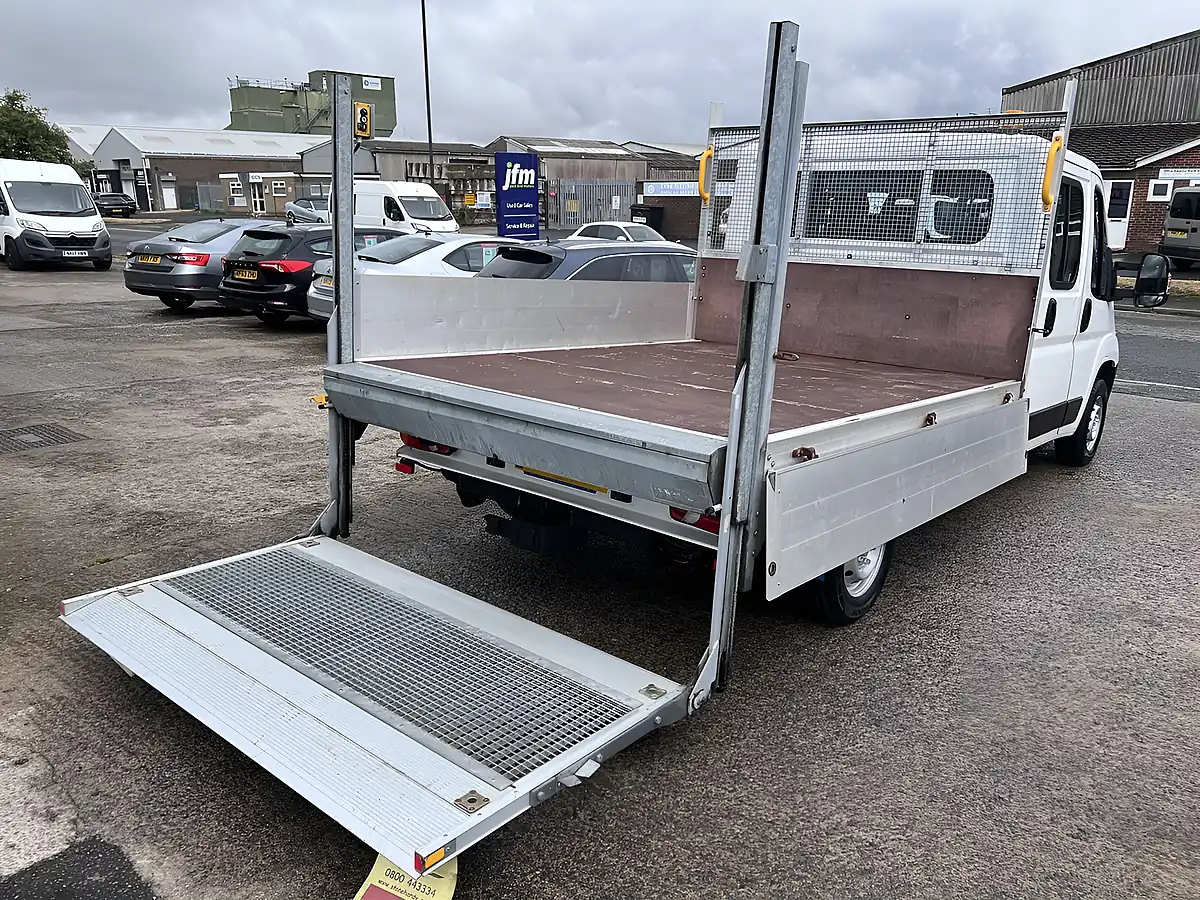 Used 2018 Citroen Relay 35 Heavy L3 Dropside Crewcab White - Interior and Exterior details 15