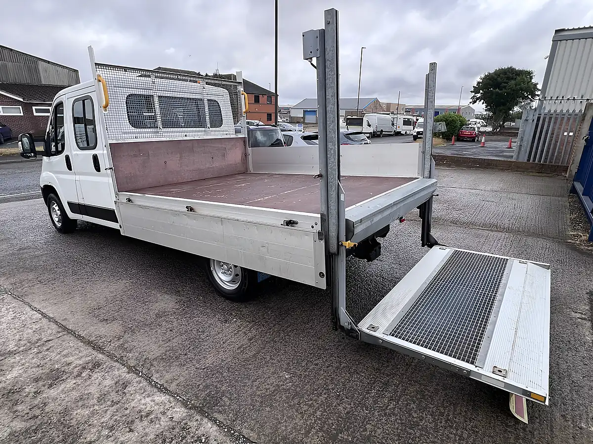 Used 2018 Citroen Relay 35 Heavy L3 Dropside Crewcab White - Interior and Exterior details 16