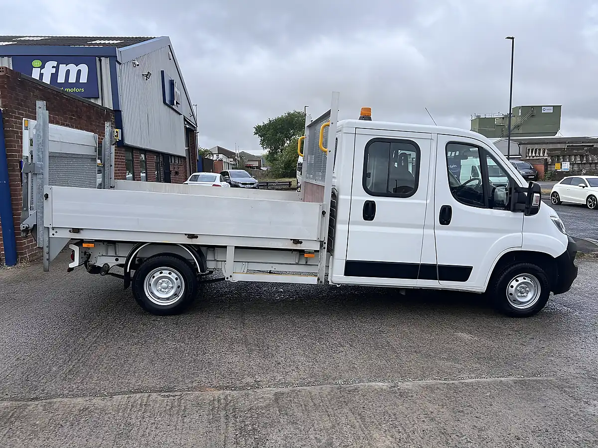 Used 2018 Citroen Relay 35 Heavy L3 Dropside Crewcab White - Interior and Exterior details 5