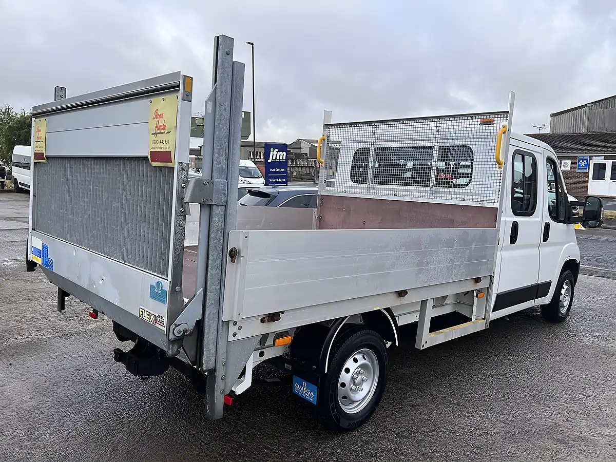 Used 2018 Citroen Relay 35 Heavy L3 Dropside Crewcab White - Interior and Exterior details 6
