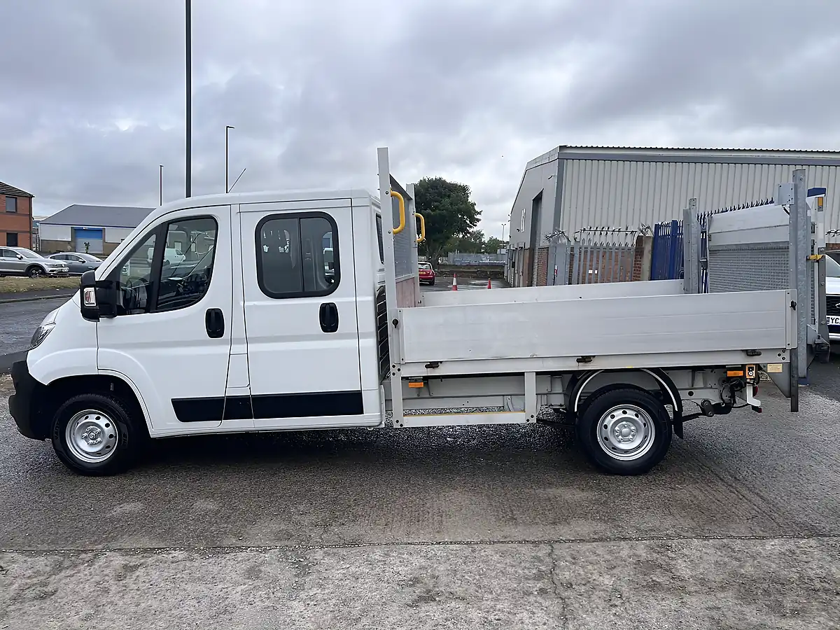 Used 2018 Citroen Relay 35 Heavy L3 Dropside Crewcab White - Interior and Exterior details 9