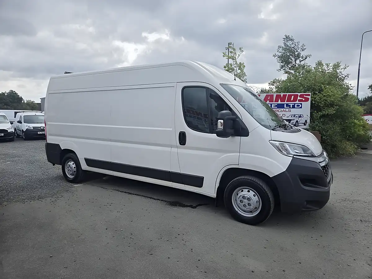 Used 2018 Citroen Relay 35 L3H2 Eprise Blue White - Interior and Exterior details 2