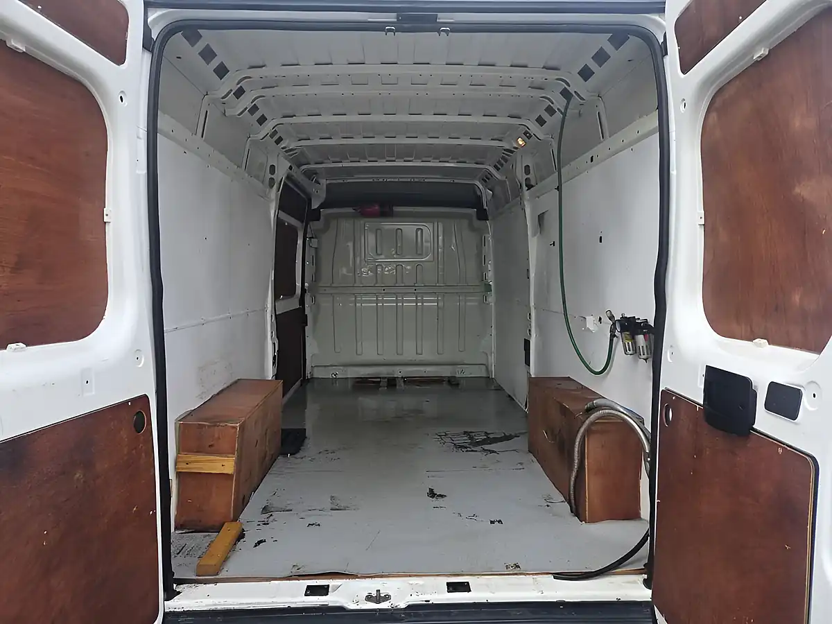 Used 2018 Citroen Relay 35 L3H2 Eprise Blue White - Interior and Exterior details 7