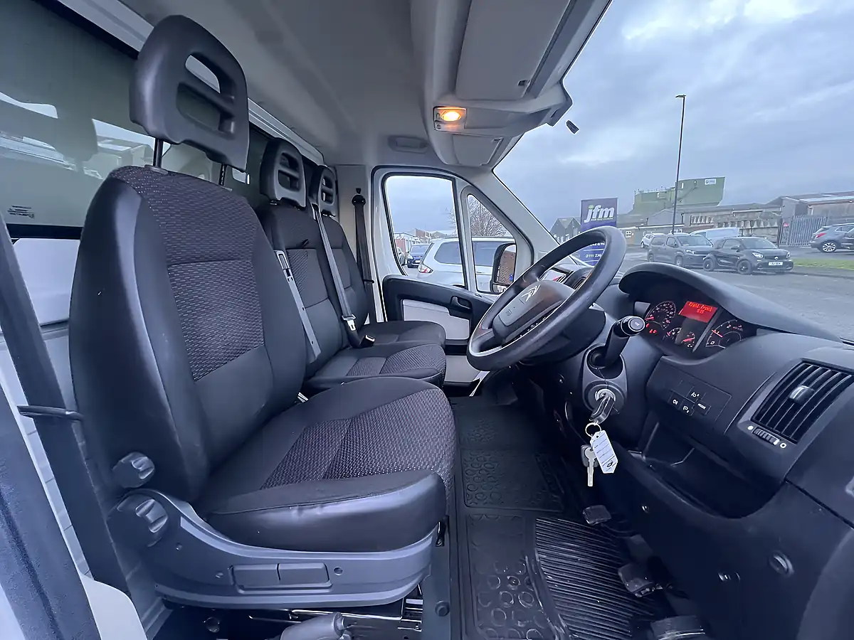 Used 2018 Citroen Relay 35 Luton White - Interior and Exterior details 2
