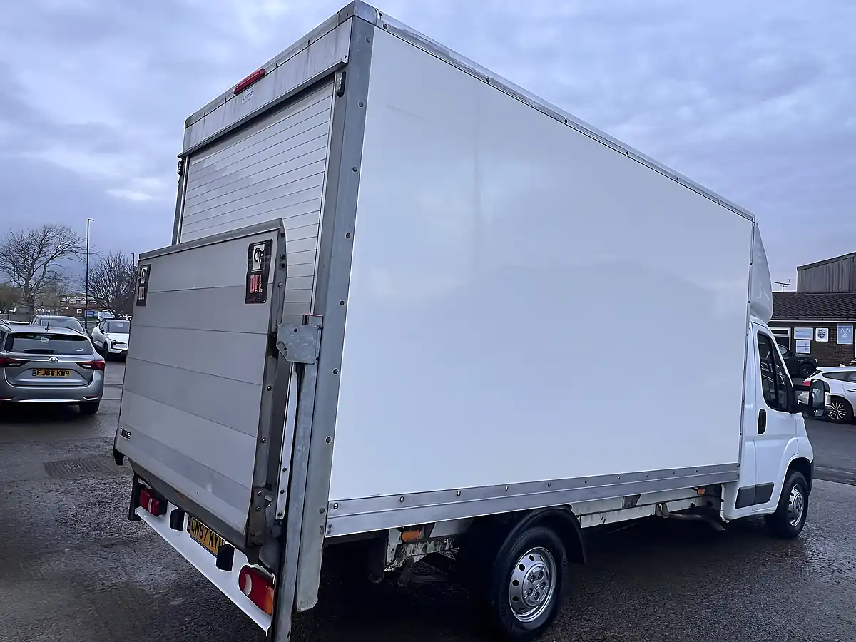 Used 2018 Citroen Relay 35 Luton White - Interior and Exterior details 6