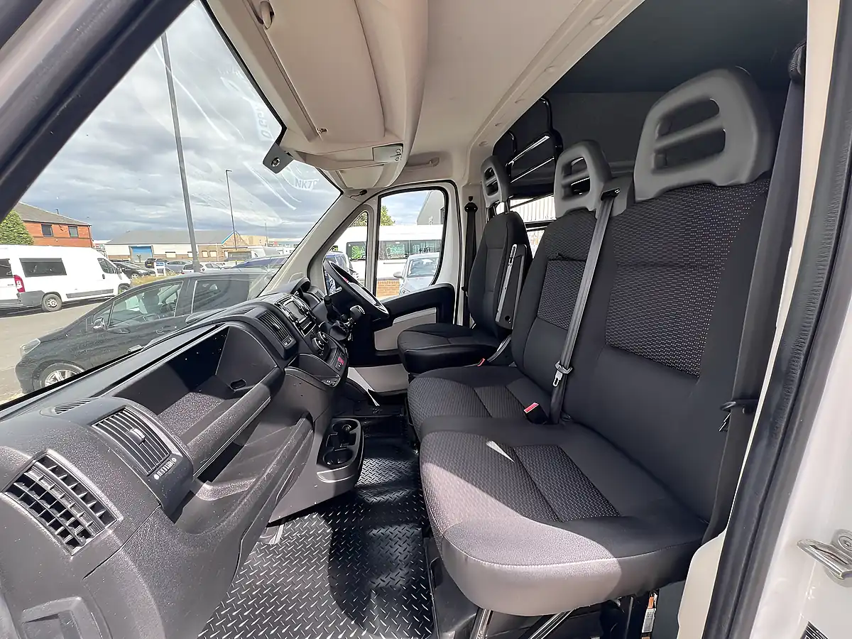 Used 2018 Citroen Relay Enterprise L2H2 Crew Cab White - Interior and Exterior details 14