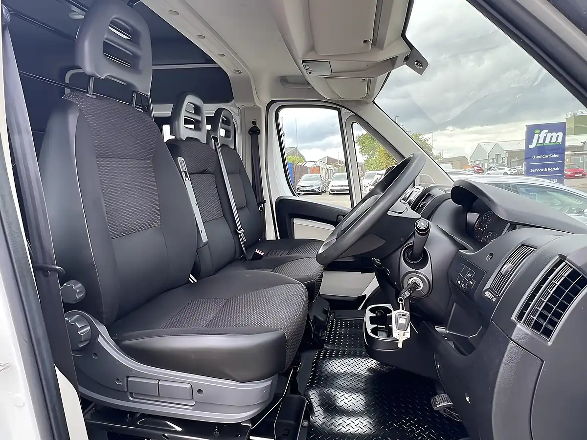 Used 2018 Citroen Relay Enterprise L2H2 Crew Cab White - Interior and Exterior details 3