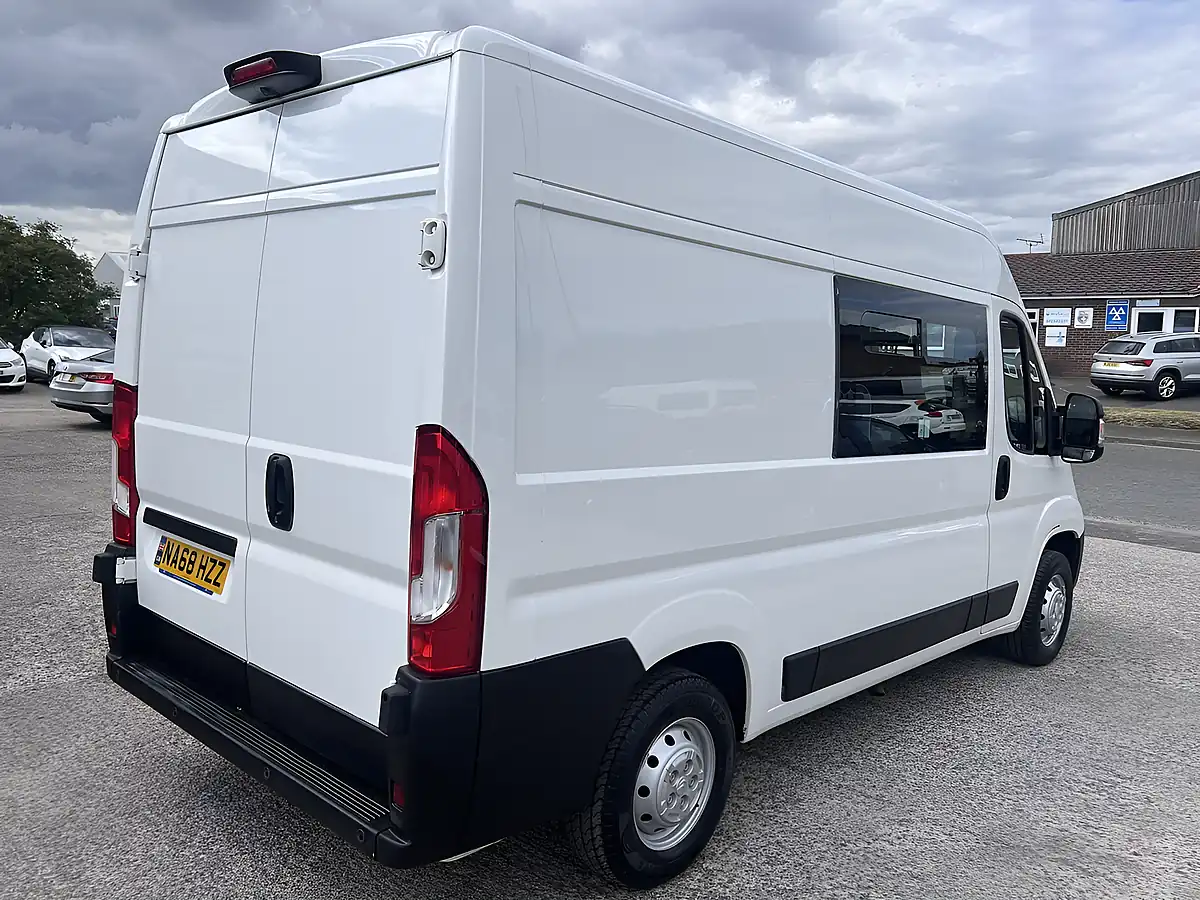 Used 2018 Citroen Relay Enterprise L2H2 Crew Cab White - Interior and Exterior details 7
