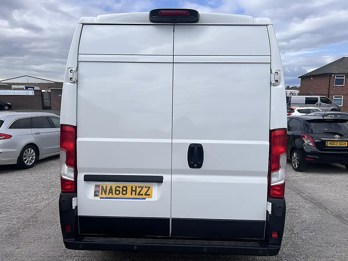 Used 2018 Citroen Relay Enterprise L2H2 Crew Cab White - Interior and Exterior details 8