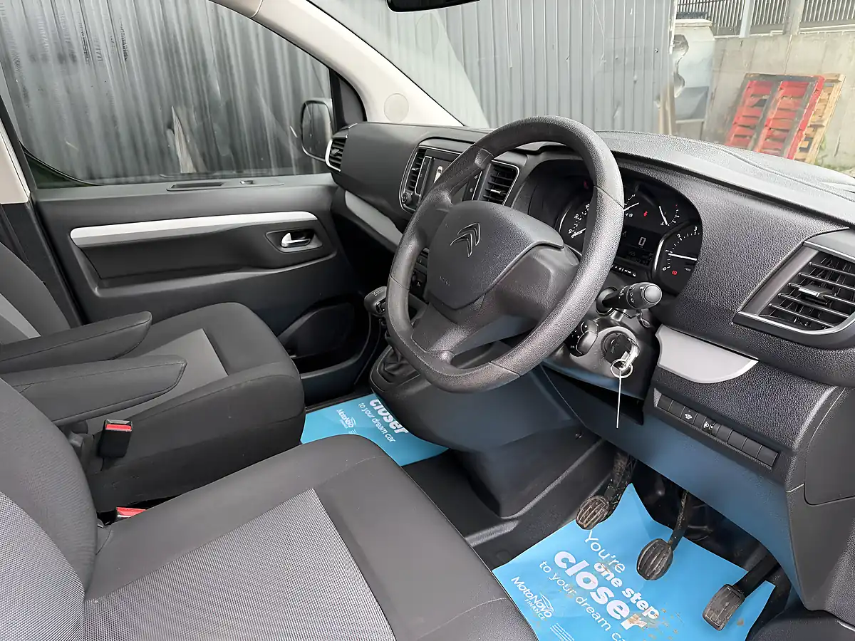 Used 2018 Citroen Spacetourer Business M Beige - Interior and Exterior details 11