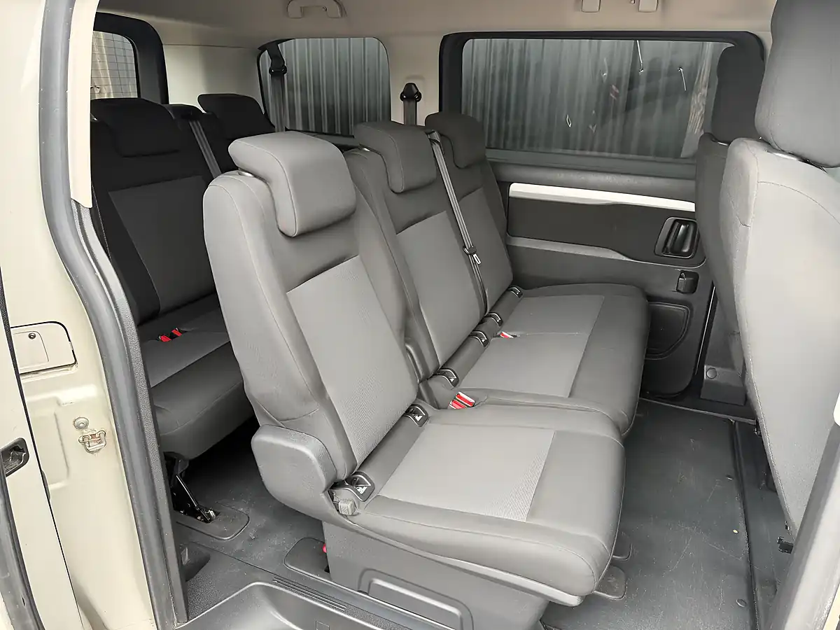 Used 2018 Citroen Spacetourer Business M Beige - Interior and Exterior details 16