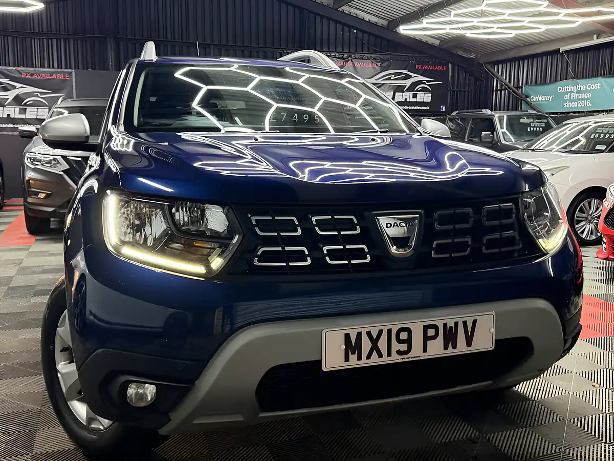 Used 2018 Dacia Duster Comfort Cosmos Blue - Front View