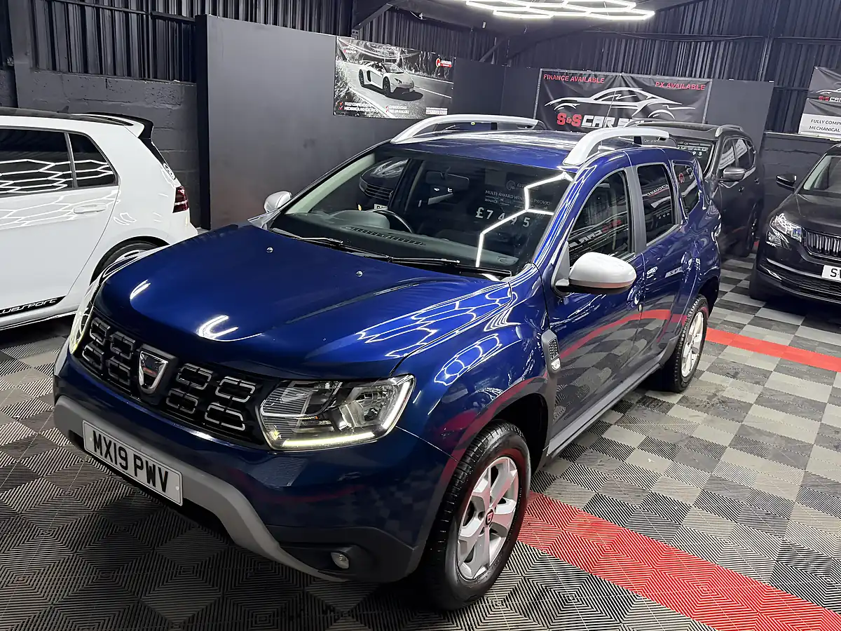 Used 2018 Dacia Duster Comfort Cosmos Blue - Interior and Exterior details 11